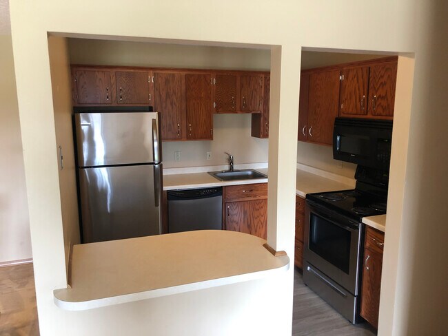 Building Photo - 5697 Green Circle Dr