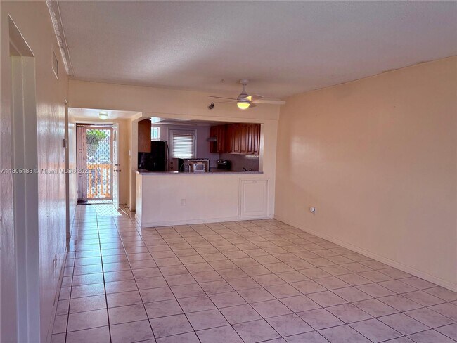 Building Photo - 1591 NE Miami Gardens Dr