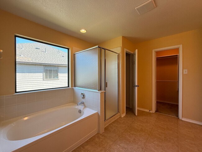 Building Photo - 2250 Howry Dr