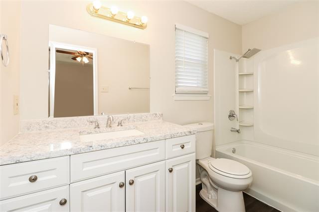 Building Photo - 520 Allencrest Dr