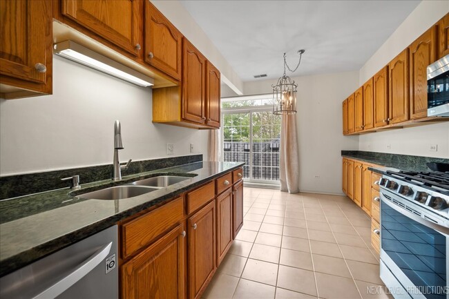 Building Photo - 187 Hunt Club Dr