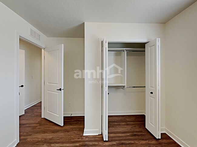 Building Photo - 3073 E Ionia Ct