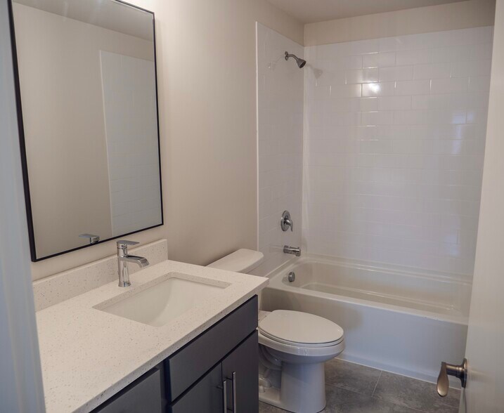 Building Photo - 4425 45th Ave S