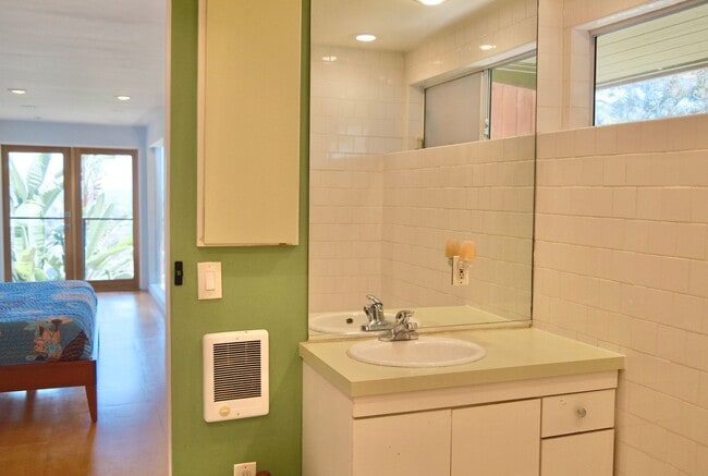 Building Photo - Stunning 2 bed/ 2 Bath Mid Century Modern Mount Washington Home with Panoramic Views, Floor to Ce...