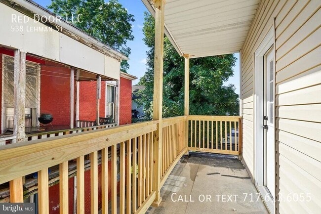 Building Photo - 538 Lehman St