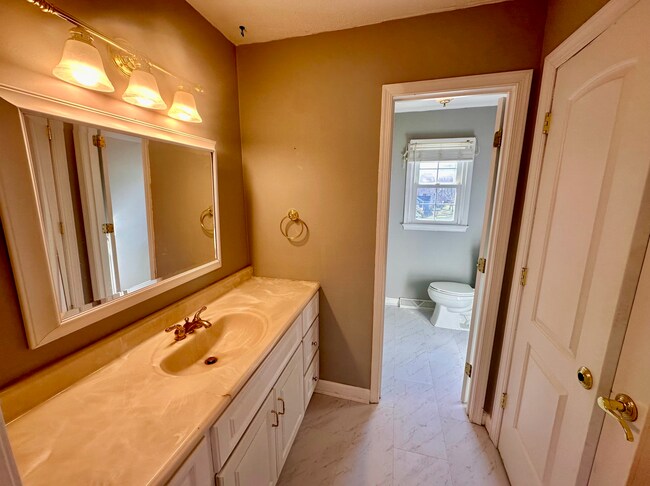 Building Photo - Beautiful 3-bedroom, 2.5-bath home in Clemmons