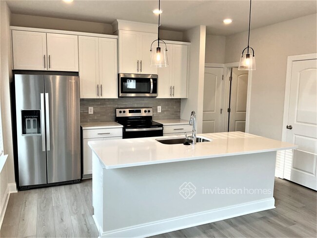 Building Photo - 200 River Rock Dr