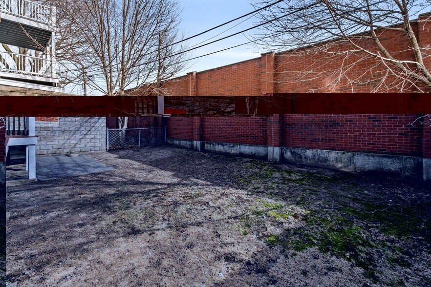 Building Photo - 93 Sydney St