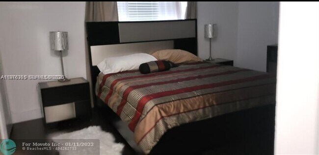 Building Photo - 301 NE 14th Ave