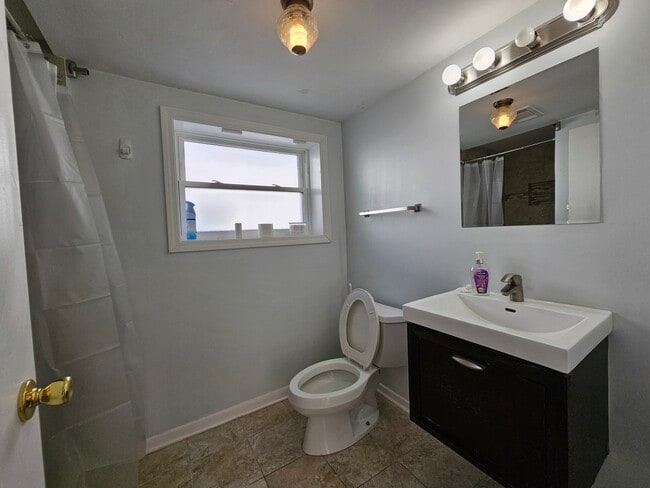 Building Photo - 9924 Crawford Ave