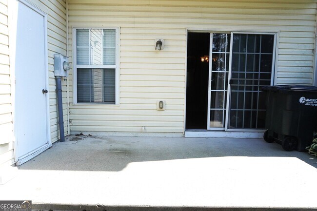 Building Photo - 71 Highoak Dr