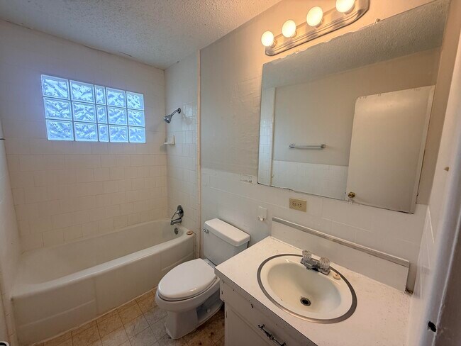 Building Photo - 2513 43rd St
