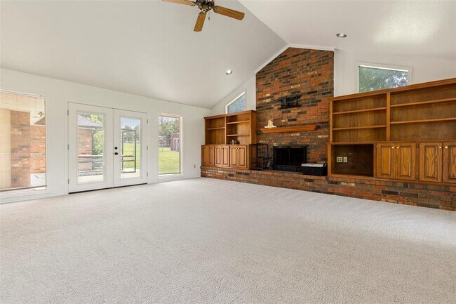 Building Photo - 57 Serenada Ln