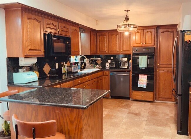 Building Photo - 2311 Peppermill Rd