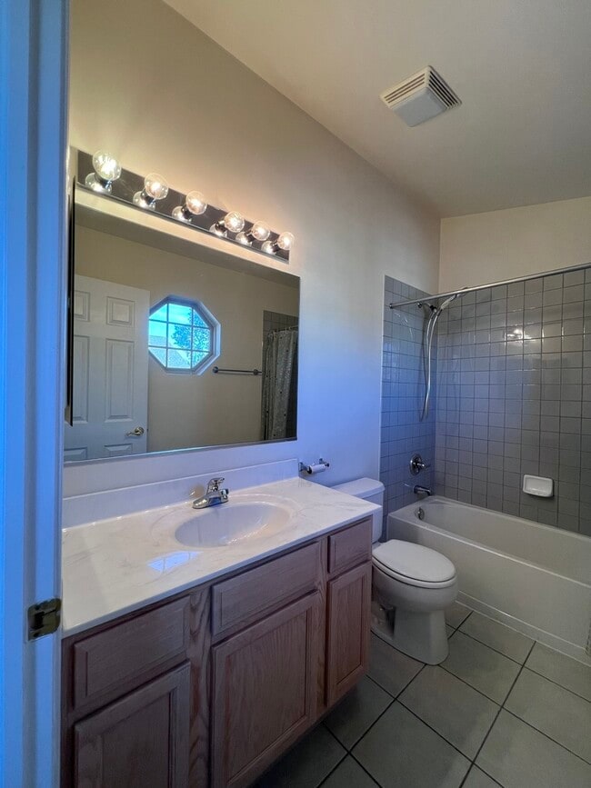 Building Photo - 554 Prestwick Ln