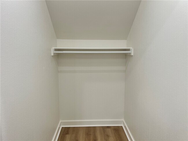 Building Photo - 1715 Cuppett Cir