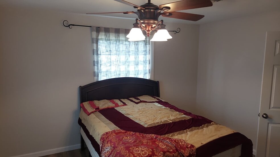 Building Photo - 1202 Anna Lee Dr