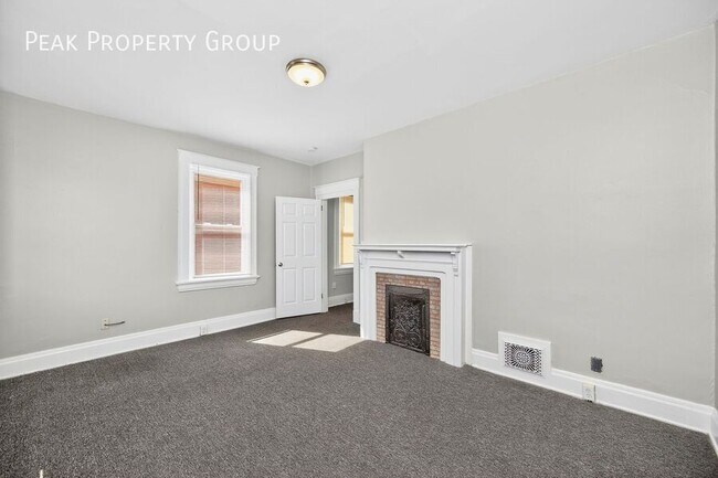 Building Photo - 2359 Stratford Ave