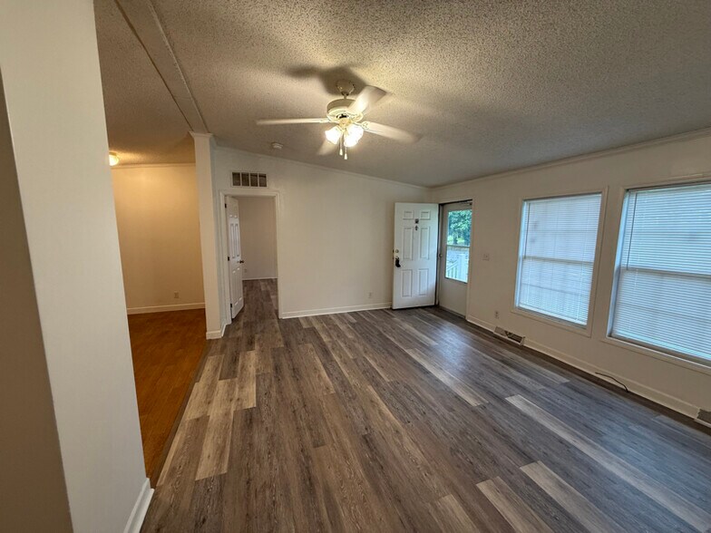 Building Photo - 407 N Ireland St