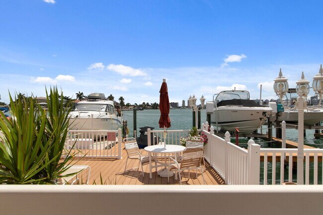 Building Photo - 8921 Blind Pass Rd