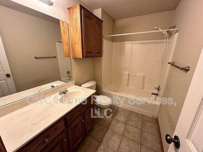 Building Photo - 1306 SW 25th Street