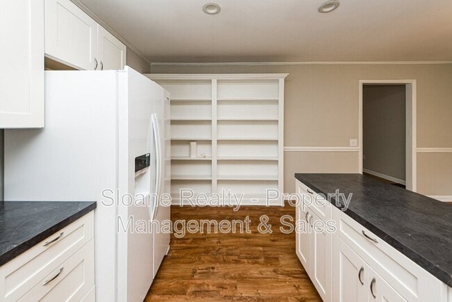 Building Photo - 1010 Yorktown Dr