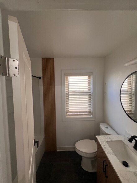 Bathroom - 9121 S Bishop St