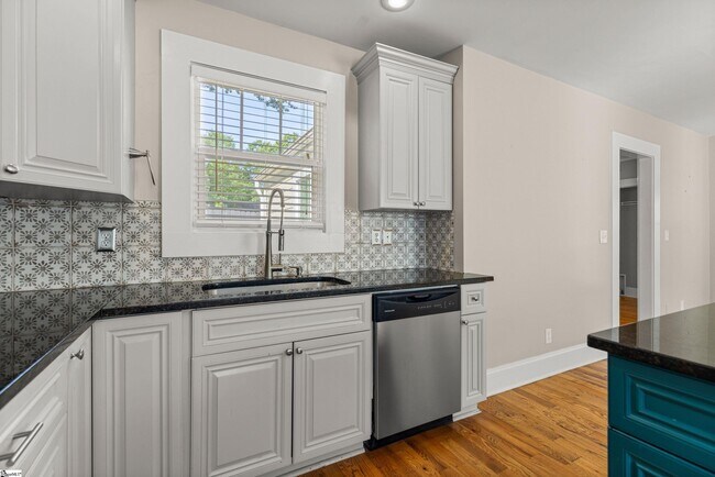 Building Photo - 309 Briarcliff Dr