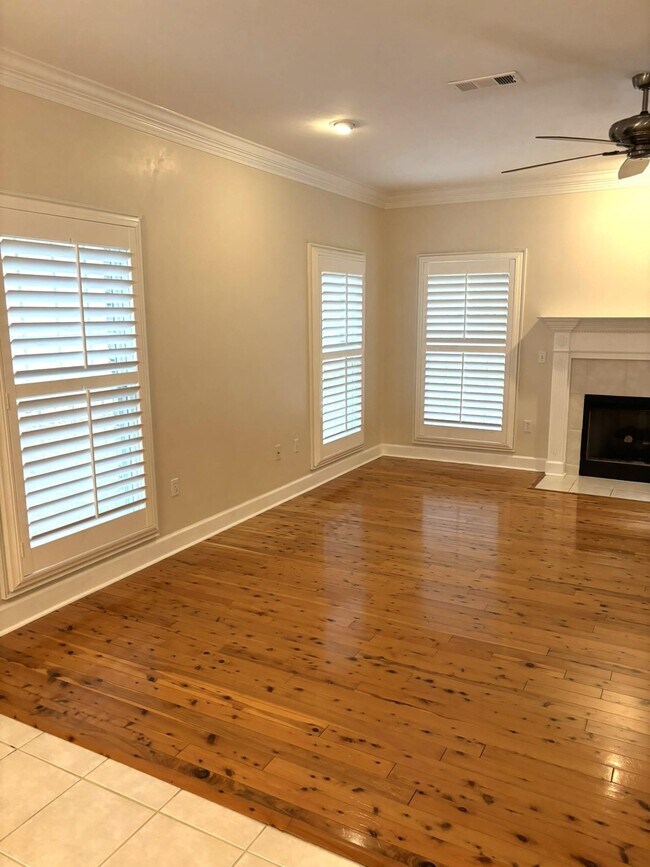 Building Photo - 8970 Eagles Ridge Dr