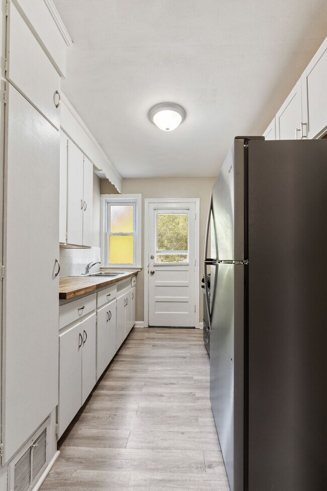 Building Photo - 1355 Ida Ave