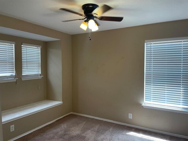 Building Photo - 122 Rummel Dr