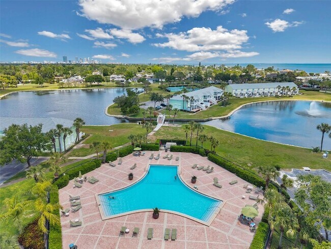 Building Photo - 4768 Coquina Key Dr SE