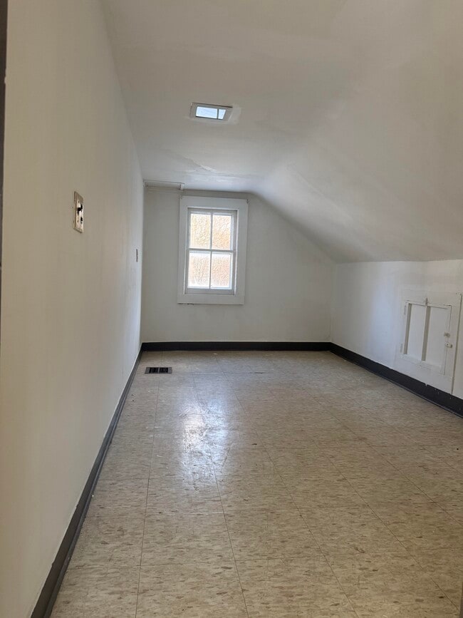 Building Photo - 1715 Co Rd 11