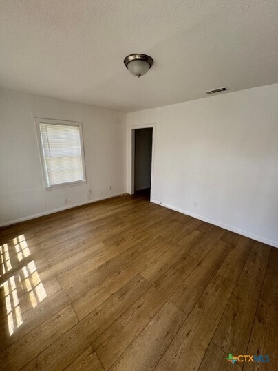 Building Photo - 1410 Mulford St