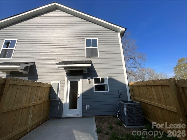 Building Photo - 130 18th St NW