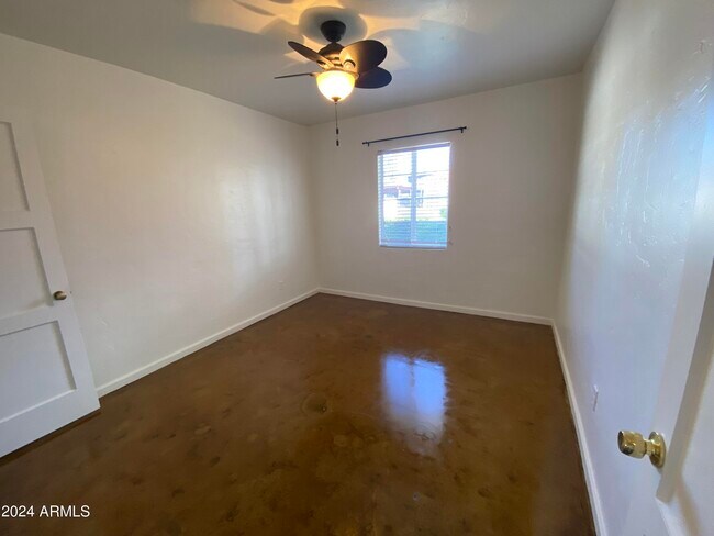Building Photo - 1526 W Mulberry Dr