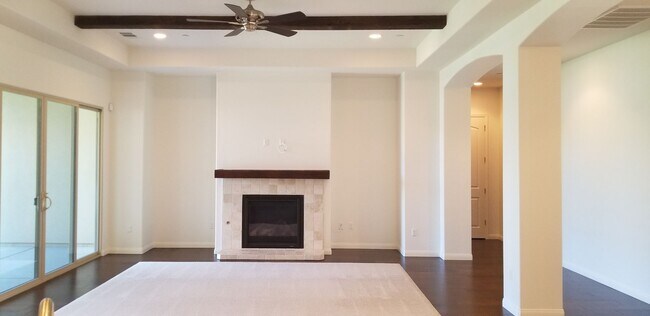 Building Photo - 3005 Oakley St