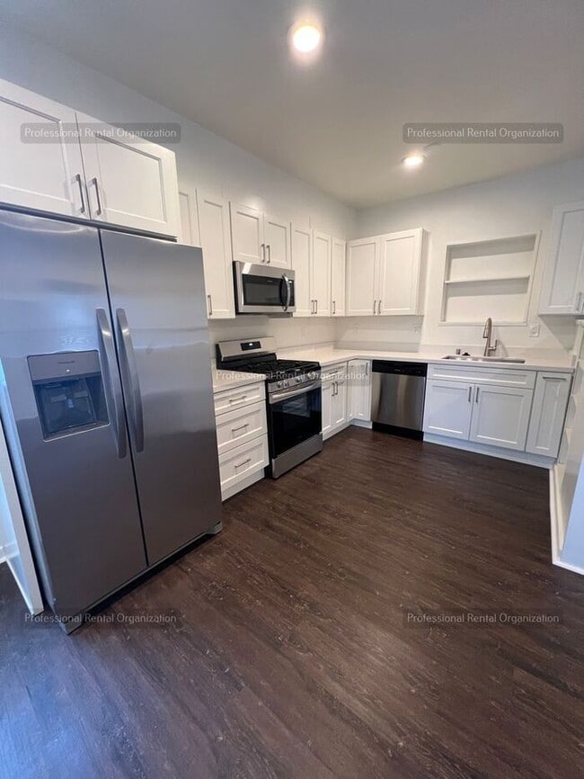 Building Photo - Experience the charm of Napa, CA living in this one-bedroom, one-bathroom apartment. Available now!!