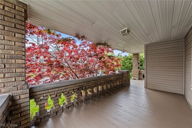 Building Photo - 2058 Wascana Ave