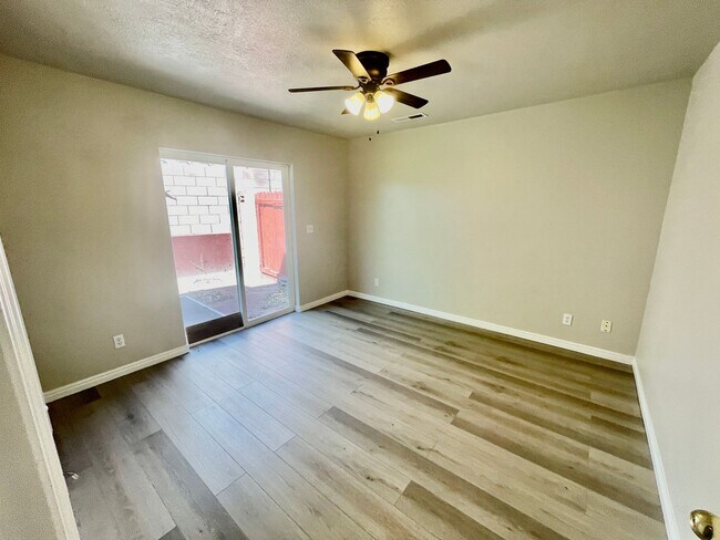 Building Photo - 908 W 180 S