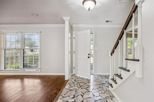 Building Photo - 2232 Burfordi Ln