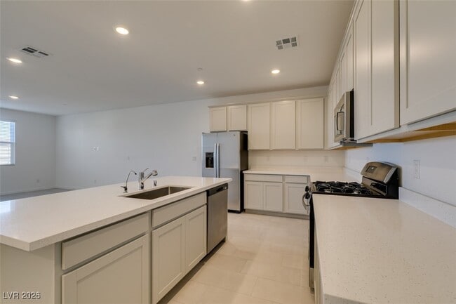 Building Photo - 302 Walsh Peak Ave