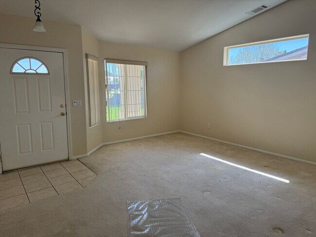 Building Photo - Beautiful Spring Valley Lake Home, 3 Bedrooms, 2 Bathrooms, New Paint