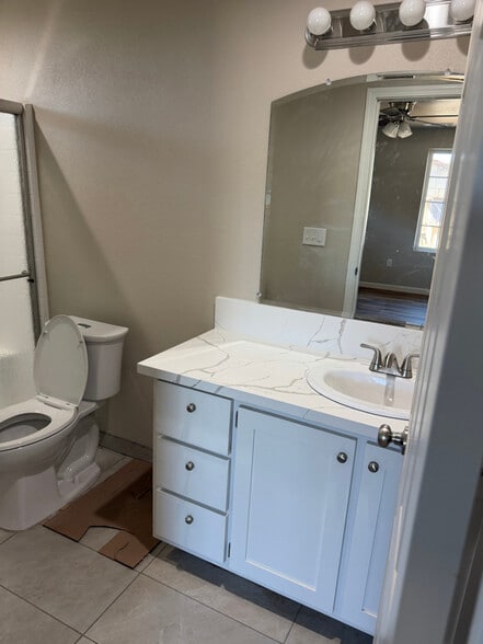 Building Photo - 418 N Elmwood Ave