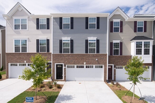 Primary Photo - Townhome on the Chapel Hill/Durham line- A...