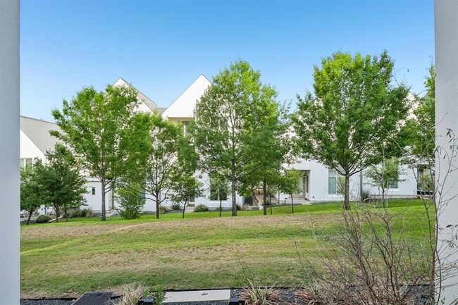 Building Photo - 2518 Watkins Wy