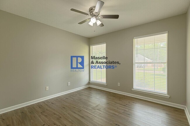 Building Photo - 3 Bed/2 Bath House on a Corner lot in Brandon