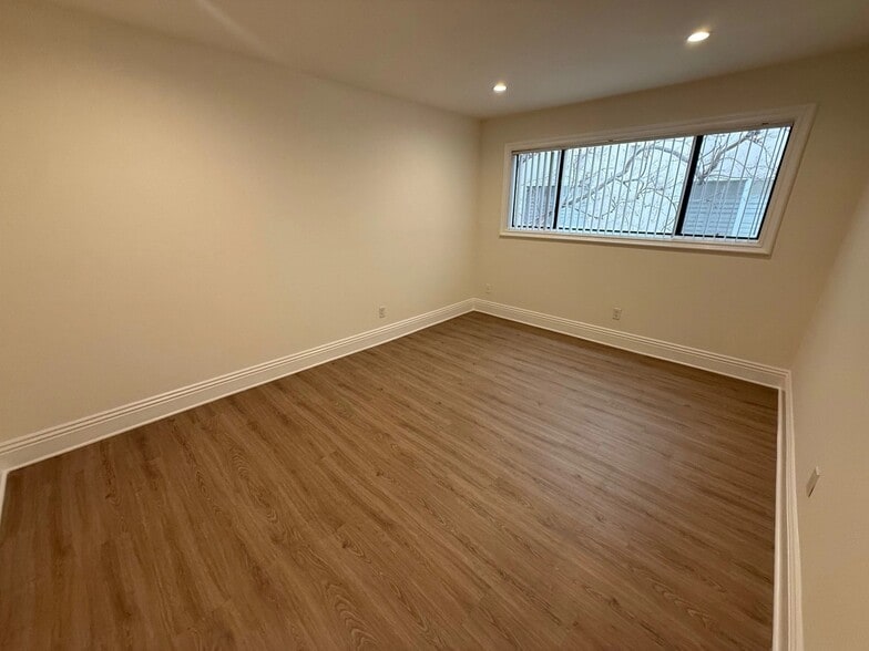 Building Photo - 1940 Malcolm Ave