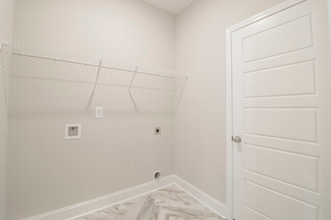 Building Photo - 477 Herman Dr