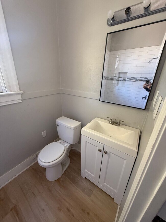 Building Photo - 1923 S Izard St